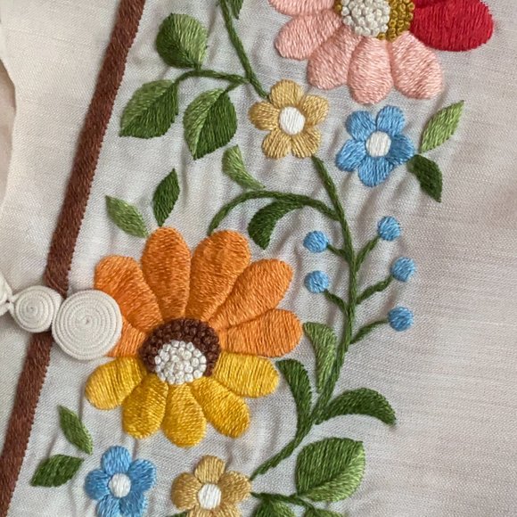 Vintage "JOY" beautifully embroidered button down - Picture 2 of 15